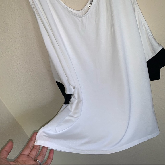 NWOT Flowy Color Block Dolman Cold Shoulder Top - Picture 8 of 16